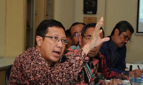 Silaturahim, Menteri Agama Lukman Hakim Saifuddin berbicara saat audiensi dengan Redaksi Harian Republika di Jakarta, Senin (22/12)