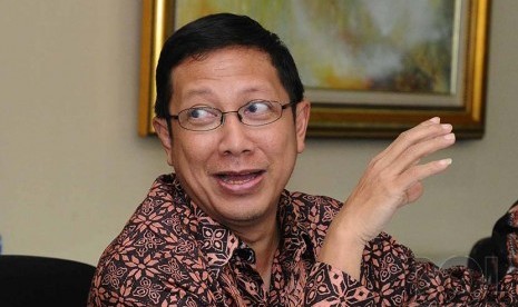 Silaturahim, Menteri Agama Lukman Hakim Saifuddin berbicara saat audiensi dengan Redaksi Harian Republika di Jakarta, Senin (22/12)