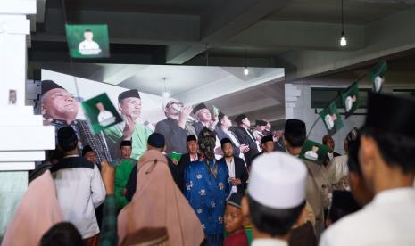 Silaturahmi di Pondok Pesantren, Kecamatan Duren Sawit, Kota Jakarta Timur, DKI Jakarta. 