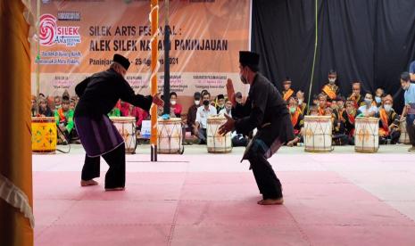 Silek Arts Festival (SAF) tingkat Provinsi Sumatera Barat 2021, di Nagari Paninjauan, Kecamatan Tanjung Raya, Agam merupakan salah satu sarana untuk kembali membangkitkan kebudayaan Minangkabau. 