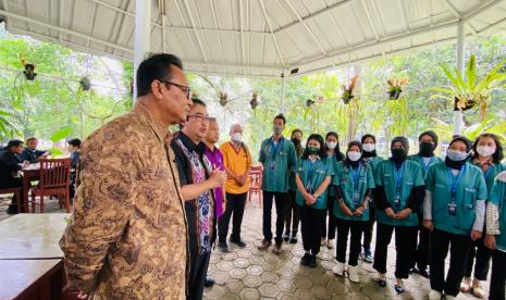 Simbolis pelepasan Satgas Pengendalian PMK oleh IPB University, Rabu (15/6).