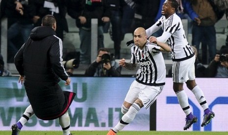 Simone Zaza (tengah)