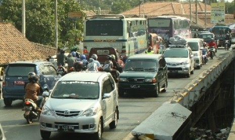 Simpang Jomin, Karawang, Jawa Barat.