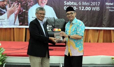 Sinergi Foundation (SF) menggelar gathering insan peduli bertajuk ‘Sharing Economy Perspektif Syariah’ bertempat di Grand Hotel Pasundan Bandung, akhir pekan lalu