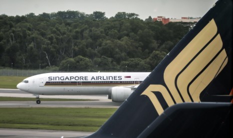 Singapore Airlines mendedikasikan dua pesawat Airbus A380 miliknya sebagai restoran. Pesawat tersebut tak terbang ke manapun, hanya terparkir di Changi, Singapura.