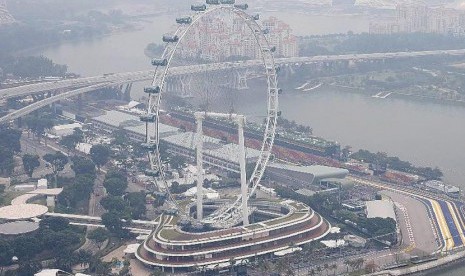 Singapura yang pada akhir pekan ini akan menggelar ajang balap mobil F1 terlihat di selimuti asap.