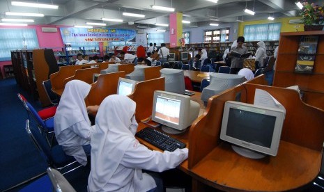  Siswa Madrasah Aliyah Negeri (MAN) Insan Cendekia Serpong sedang belajar.