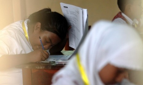 Siswa peserta ujian akhir sekolah (UAS) tingkat sekolah dasar (ilustrasi)