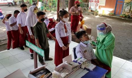 Siswa di Garut akan Dites Antigen Acak pada Desember (ilustrasi).