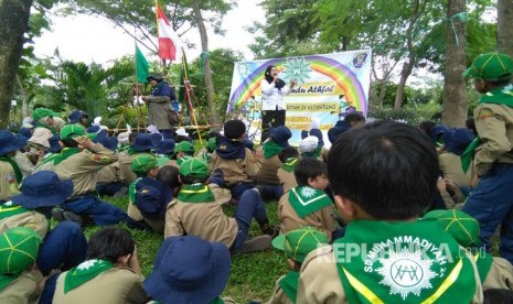 Serombongan siswa mengikuti kegiatan sosialisasi antinarkoba di Taman Kebun Bibit 2 Wonorejo, Surabay. (ilustrasi) 