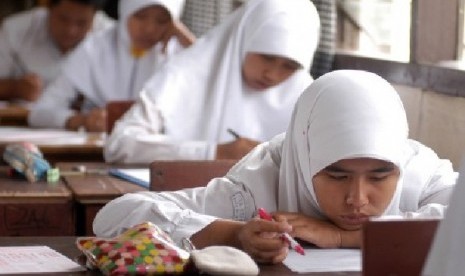 Siswa SMA di Jabar tak akan lagi bayar SPP dan uang pangkal