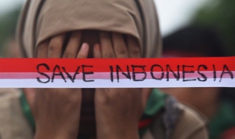 Siswa yang tergabung dalam Ikatan Pelajar Muhammadiyah (IPM) tingkat SMP se-Surabaya menggelar aksi Save Indonesia. (Ilustrasi)