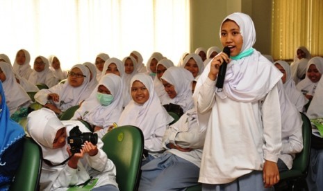 Siswi Madrasah Mu'allimat Muhammadiyah Yogyakarta Kunjungi UMJ