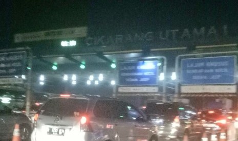 Situasi di Gerbang Tol Cikarang Utama, Rabu Dini Hari