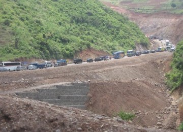 Situasi di jalan lingkar Nagrek arah Garut-Tasik menuju Bandung.