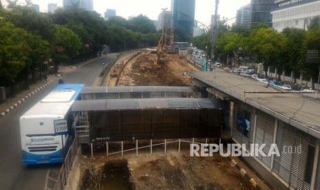 Situasi proyek underpass Mampang - Kuningan, Rabu (18/10).  Pengerjaan proyek sudah mencapai 61,5%.