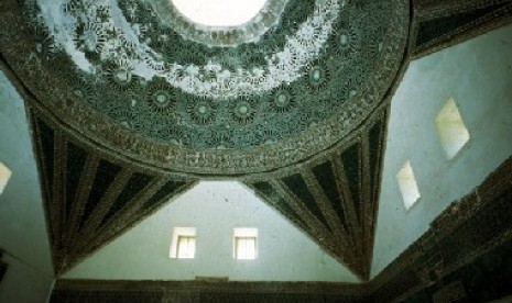 Skema dekorasi pada madrasah karatay.