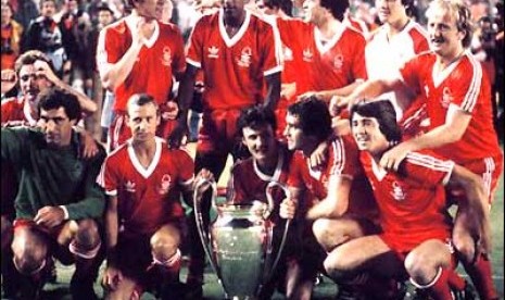 Skuat Nottingham Forest yang merengkuh trofi Piala Champions 1979.