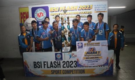 SMA Arif Rahman Hakim Jakarta sukses jadi juara Volleyball Competition BSI Flash 2023.