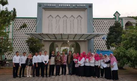 SMA Bosowa Al Azhar Cilegon, Banten.