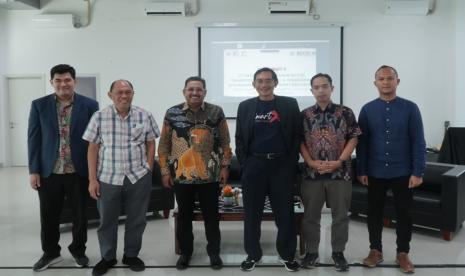 Smart City and Community Innovation Center, Institut Teknologi Bandung (SCCIC ITB) dan Kelompok Keahlian Teknologi Informasi (KKTI) menggelar 17 Tahun KKTI, 10 Tahun SCCIC: Transformasi Digital & Kesadaran Situasional Menuju Smart Indonesia, di Gedung Science Techno Park ITB, Senin (4/12/2023).