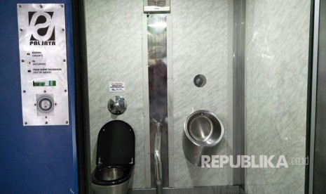 Smart Toilet di Halte Transjakarta Monas (10/10).