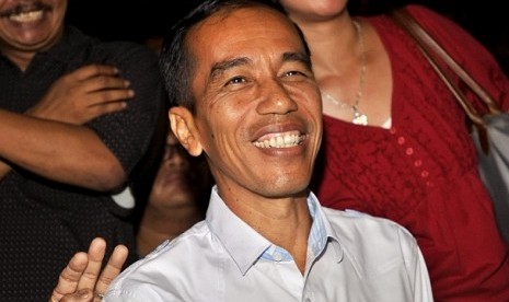 Smile seems never leave the Governor of Jakarta Joko Widodo's face. Both his smile and professionalism has won praise of Malaysian Ambassador in Indonesia, Dato Syed Munshe Afdzaruddin Bin Syed Hassan.  