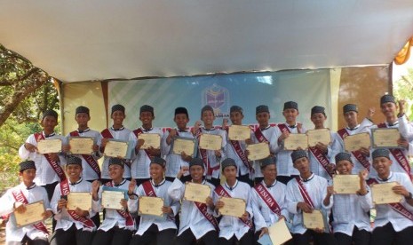 SMK Juara Subang Gelar wisuda tahfidz