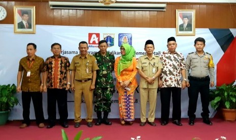 SMK Negeri 47 Jakarta meresmikan kurikulum ritel sekaligus laboratorium ritel bernama Teaching Factory.