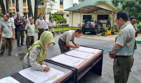 SMK-PP Negeri Banjarbaru sebagai Unit Pelaksana Teknis (UPT) dari Badan PPSDMP, Kementerian Pertanian (Kementan) di tahun 2023 terus mendukung komitmen dari pemerintah untuk berkomitmen mendukung Core Values BerAKHLAK. 