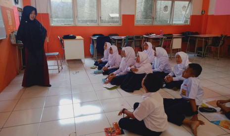 SMP Juara Bandung menyiapkan program pengembangan Bahasa Inggris pada tahun pelajaran 2019 - 2020.