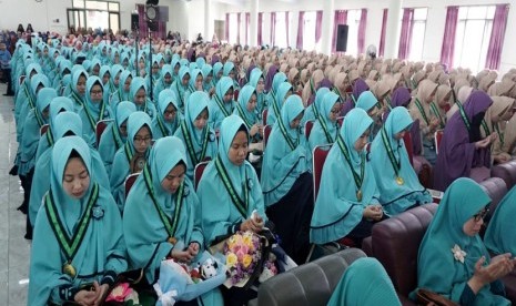 Smp Sma Ar Rohmah Putri Gelar Wisuda 2018 2019 Republika Online