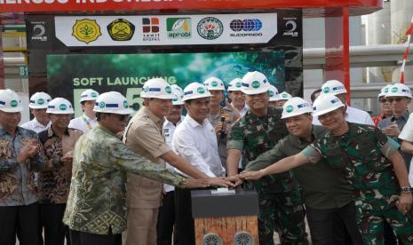 Soft launching implementasi B-50 di kawasan Pabrik Biodiesel Jhonlin Agro Raya (JAR), Batulicin, Kabupaten Tanah Bumbu, Kalimantan Selatan, Ahad (18/8/2024).