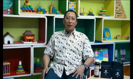 Solahudin Fuadi, owner mainan edukasi Haula Toys