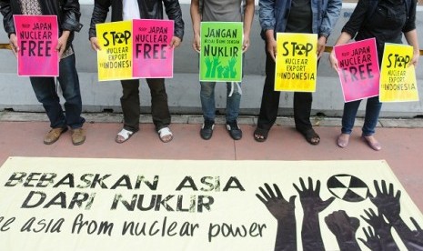 Some Indonesian protesters hold a rally against nuclear power plant in Fukushima, Japan.   