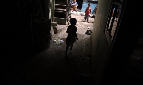 Some kids play in slum area in Jakarta. Jakarta remains an attractive destination for migrants hailing from rural areas, who are looking to improve the quality of their life. (illustration)    