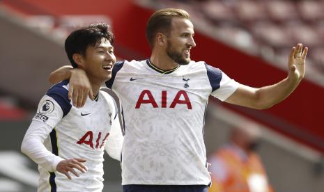  Son Heung-min (kiri) dan Harry Kane (kanan)