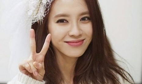 Song Ji Hyo.