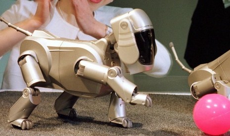 Sony Aibo, robot pintar Jepang.