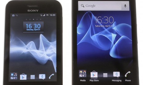 Sony Xperia ST21i (kiri)