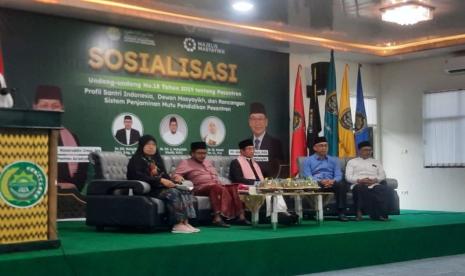 Sosialisasi terkait pesantren