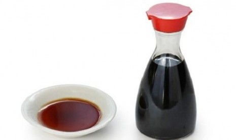 Soy sauce is tasty, but incredibly high in sodium, which can be deadly at high levels. (illustration)