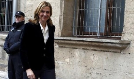 Spain's Princess Cristina, daughter of King Juan Carlos, arrives at a courthouse to testify before judge Jose Castro over tax fraud and money-laundering charges in Palma de Mallorca February 8, 2014.