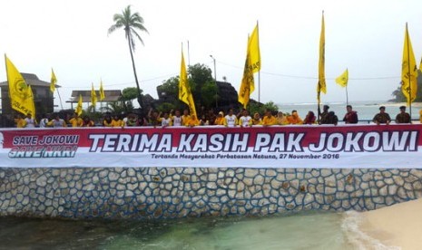 Spanduk dukungan untuk pemerintah di Natuna