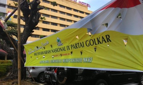 Spanduk munas versi kubu Presidium Penyelamat Partai Golkar di Hotel Mercure, Ancol, Jakarta.