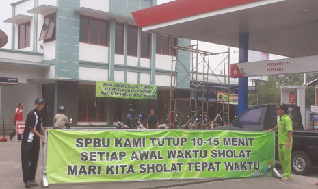 SPBU di Cimahi yang tutup agar bisa shalat tepat waktu 