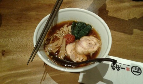 Spicy Chicken Ramen Ippudo dengan cita rasa pedas kesukaan lidah Indonesia.