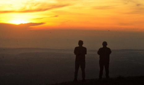 Spot olahraga dirgantara di puncak Gunung Gajah, Desa Wisata Nogosaren, Desa Nogosaren, Kecamatan getasan, Kabupaten Semarang, Jawa Tengah.