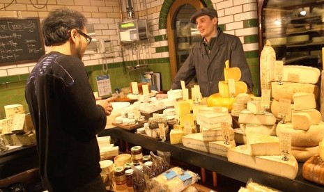 Spring Street Grocer di Melbourne memiliki toko khusus keju di bawah tanah 