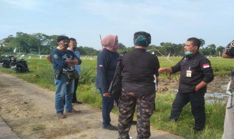 Sragen merupakan salah satu penghasil beras terbesar di Indonesia yakni menempati peringkat ke-9. Pencapaian ini karena petani di Sragen menerapkan berbagai terobosan inovasi dan teknologi salah satunya tanam padi dengan pola indeks pertanaman (IP) 400 atau tanam dan panen 4 kali setahun.